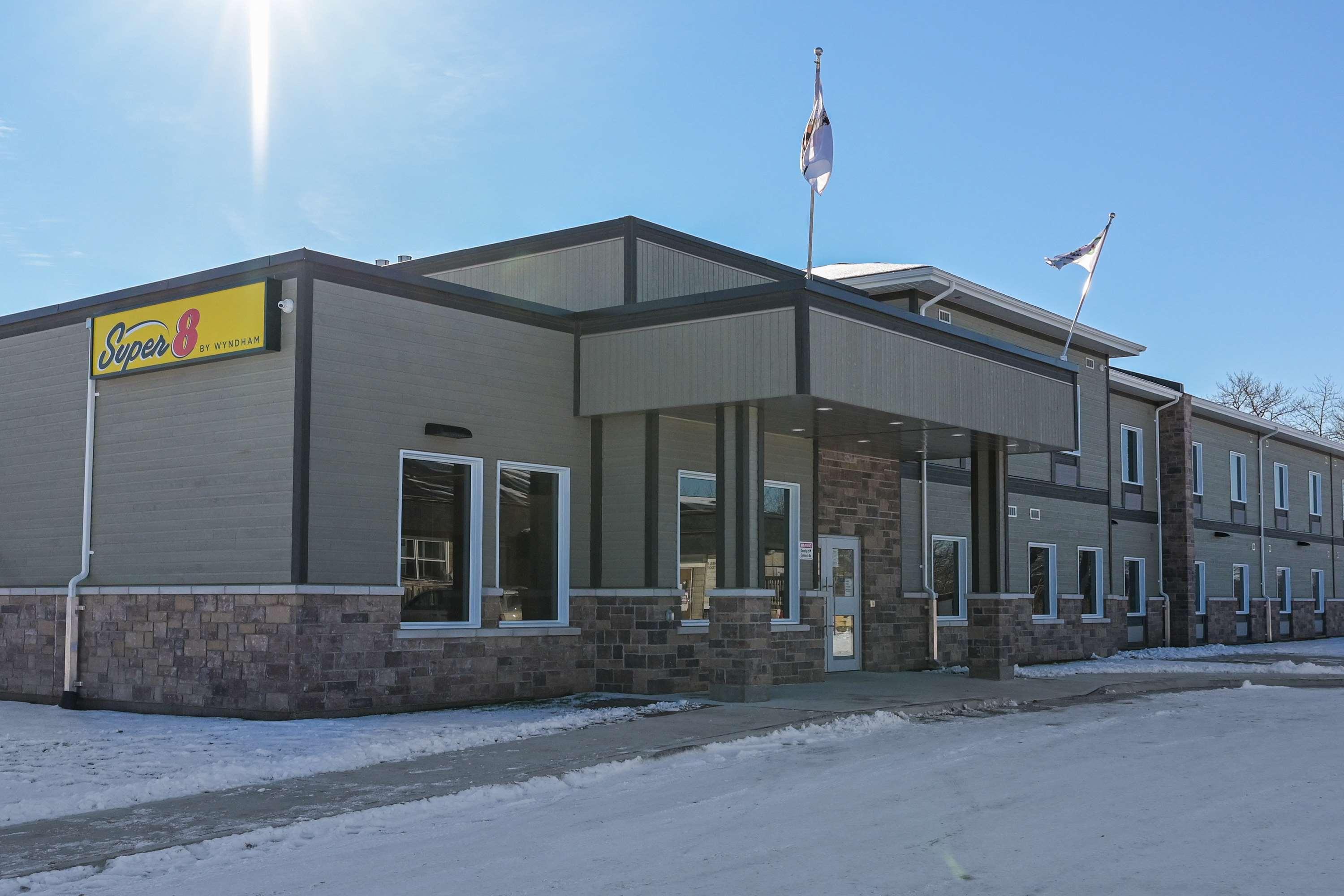 Hotel Super 8 By Wyndham Moosonee Exterior foto